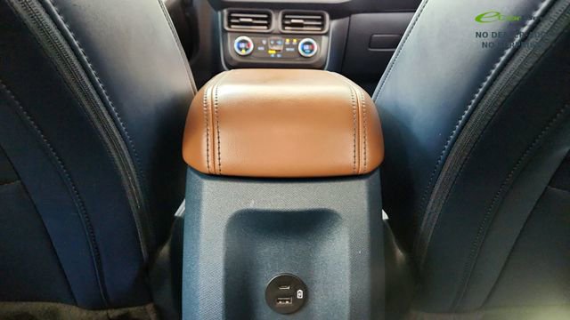 Used 2022 Ford Maverick Lariat image 52