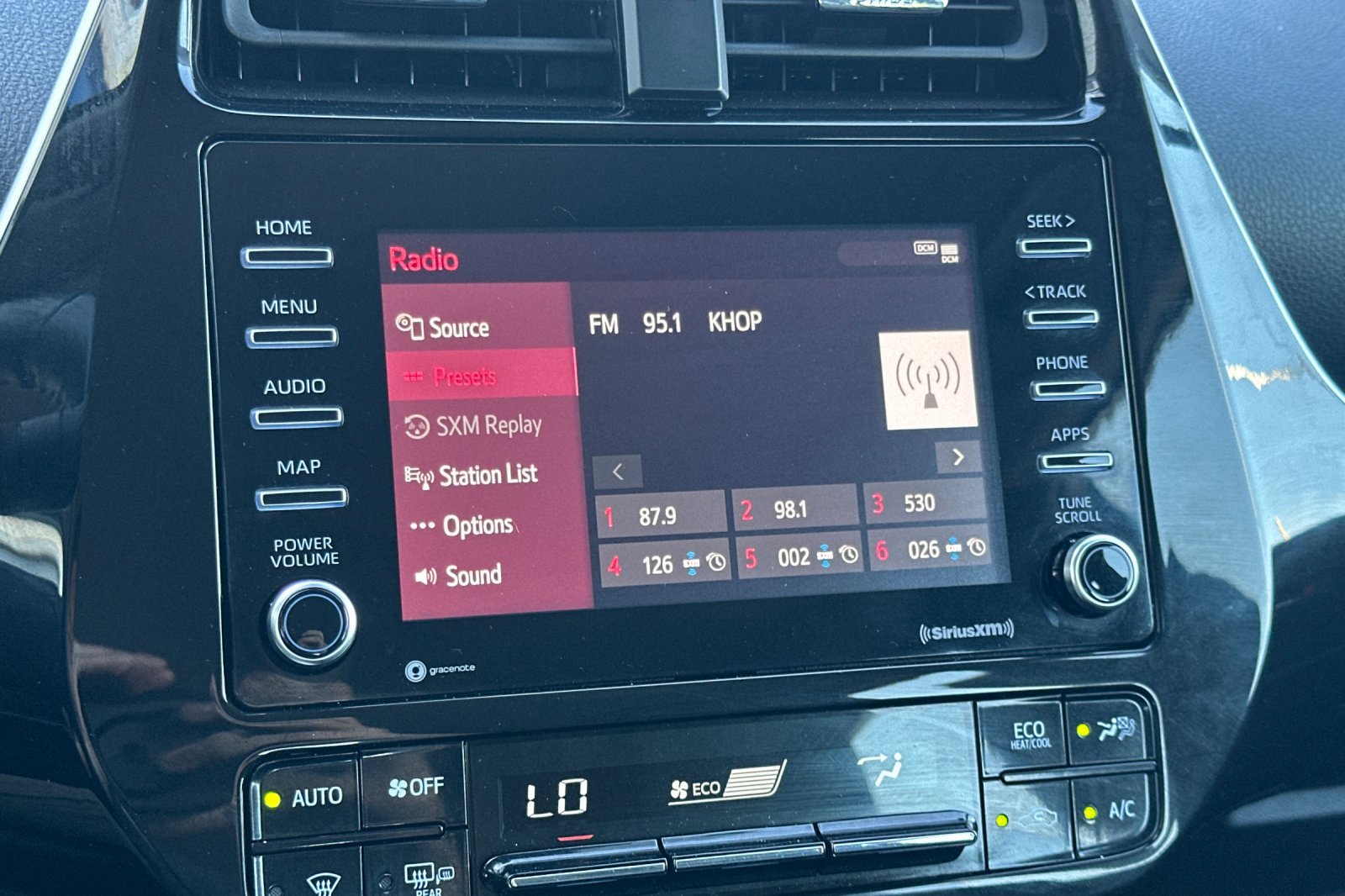 Used 2022 Toyota Prius L Eco image 15