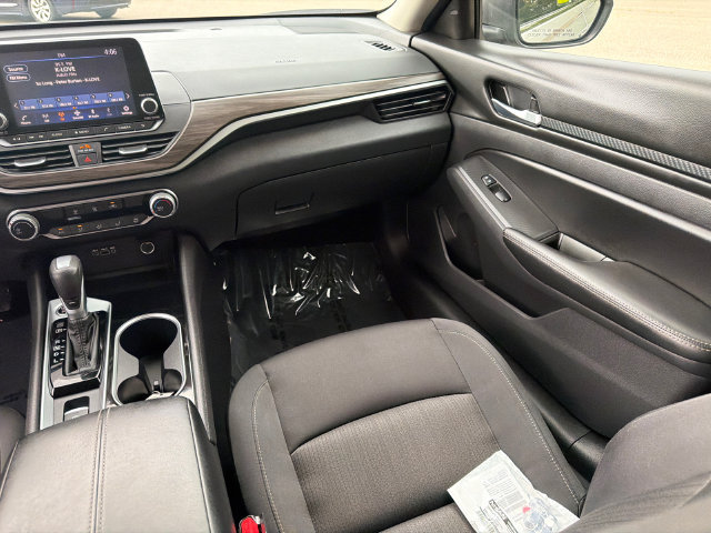 Used 2024 Nissan Altima 2.5 SV AWD/4WD image 18