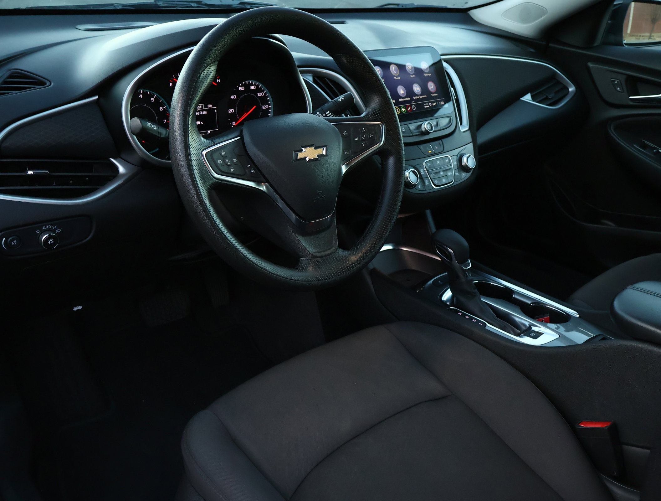 Used 2025 Chevrolet Malibu LT image 3