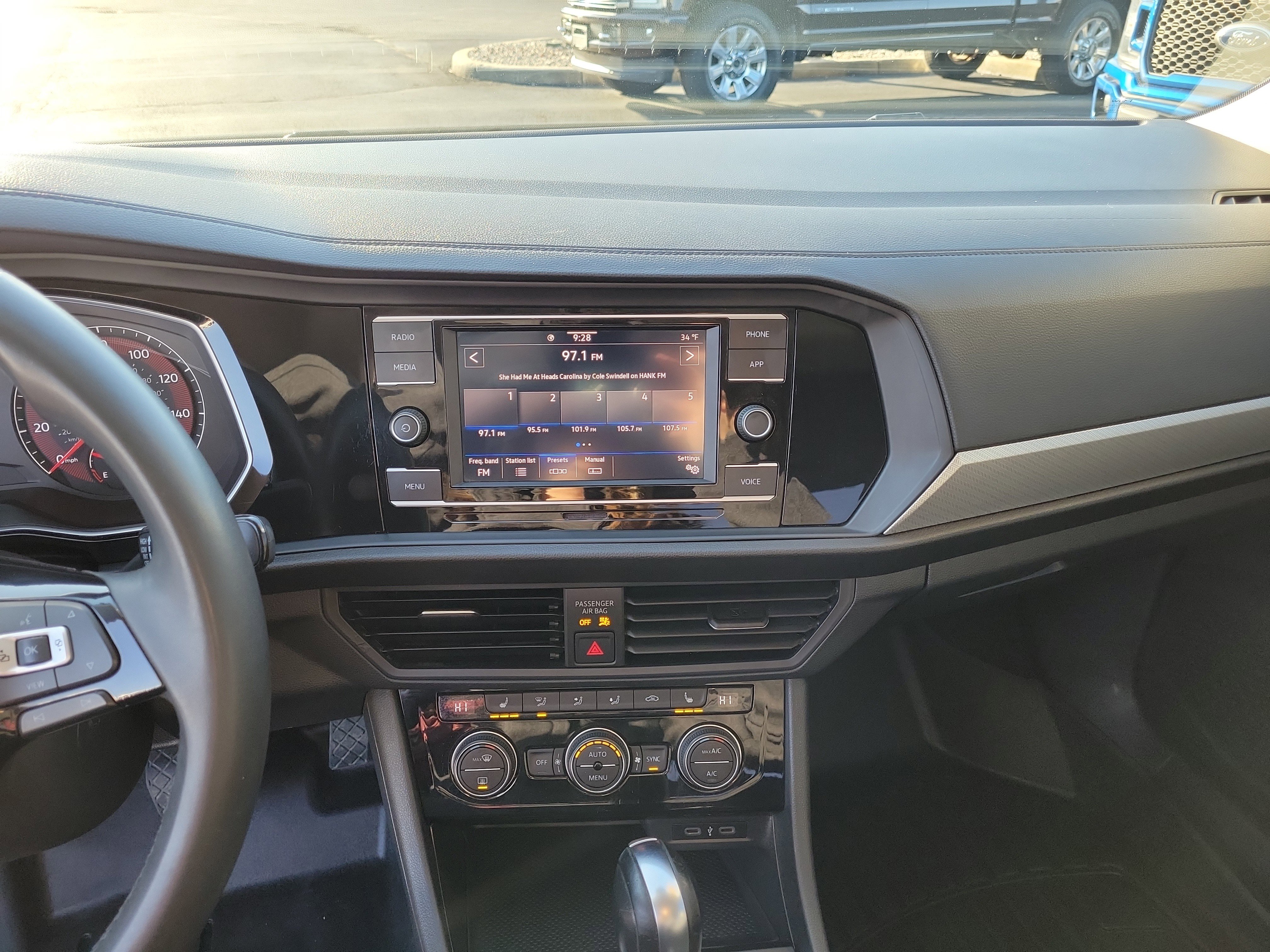 Used 2020 Volkswagen Jetta SE image 28