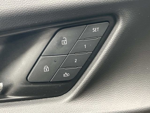 Used 2025 Chevrolet Equinox ACTIV w/ Safety and Technology Package AWD/4WD image 33