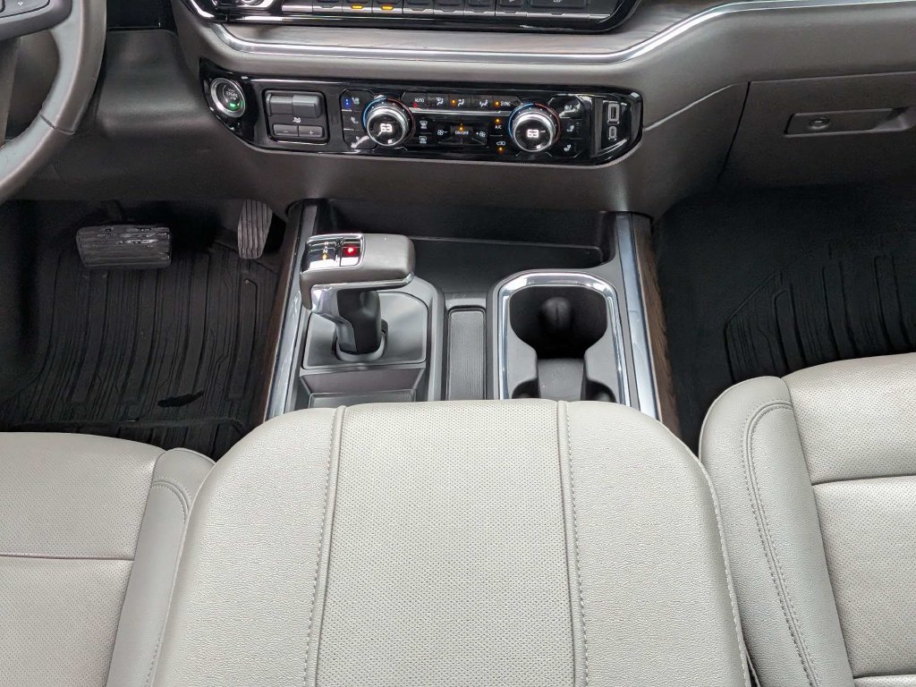 Used 2024 GMC Sierra 1500 SLT w/ SLT Premium Plus Package AWD/4WD image 17