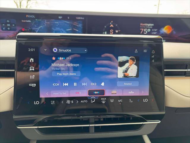 Used 2025 Lincoln Nautilus Reserve w/ Jet Appearance Package image 26