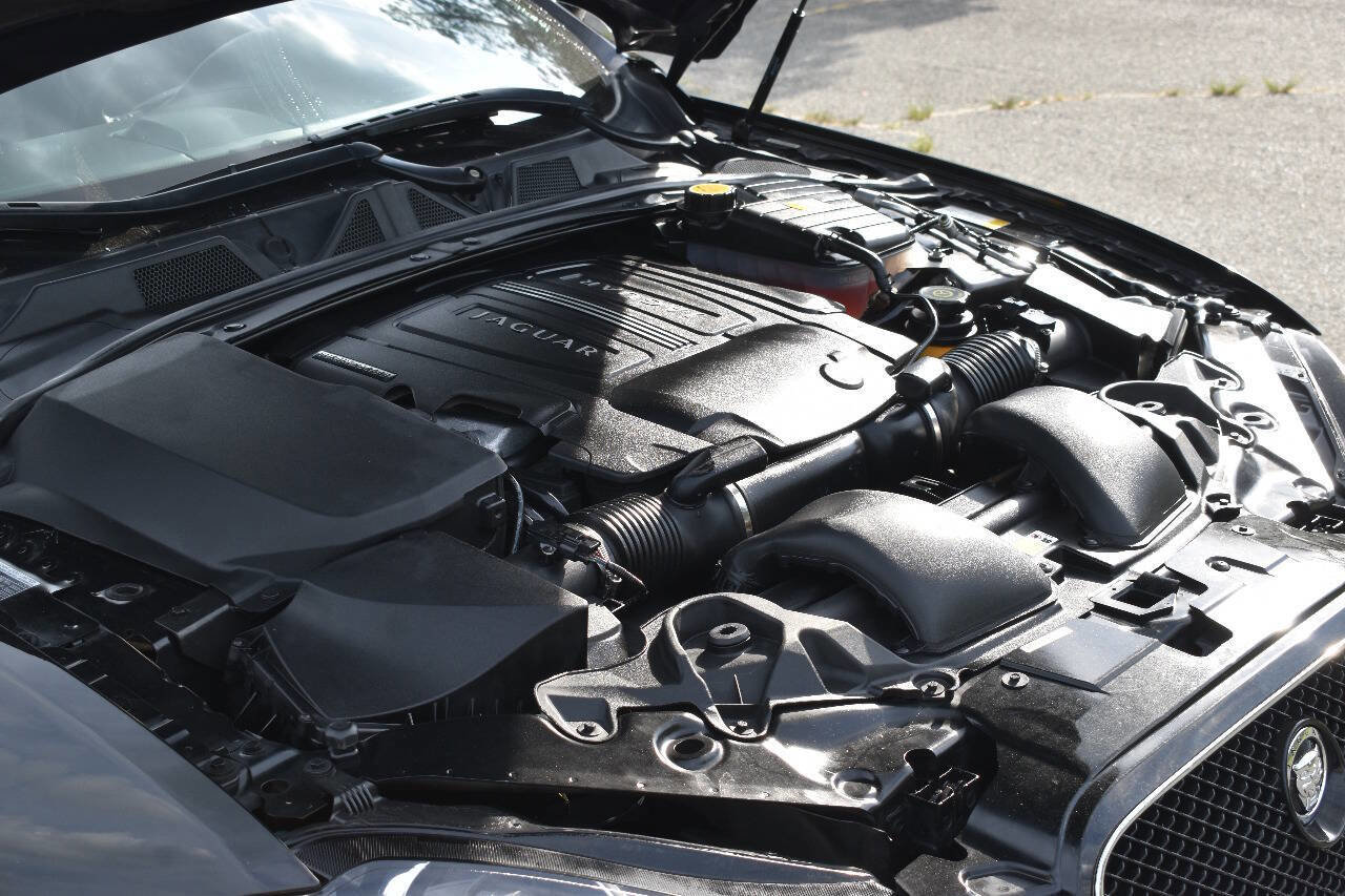 Used 2012 Jaguar XF R image 35