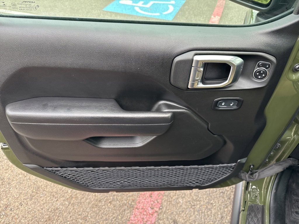 Used 2023 Jeep Gladiator Willys image 14