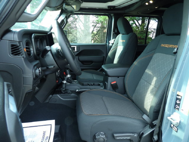New 2026 Jeep Gladiator Mojave w/ Safety Group AWD/4WD image 17
