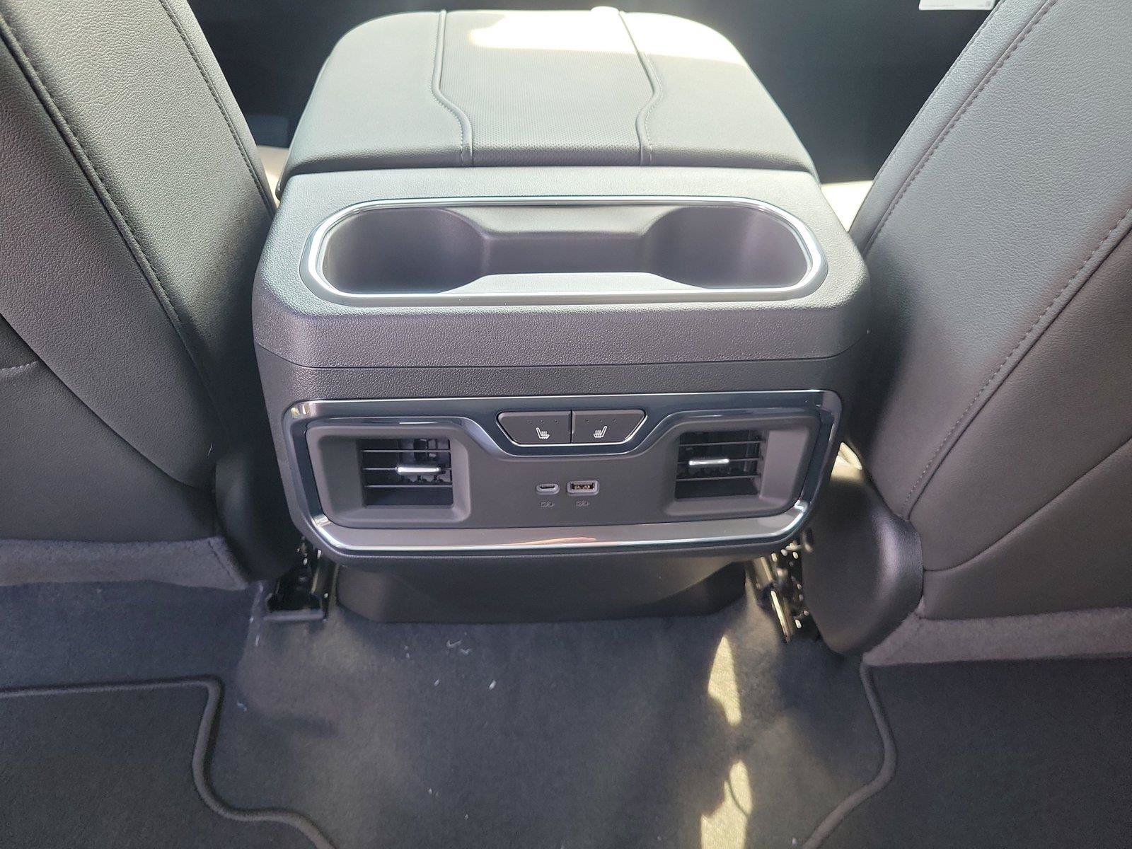New 2026 GMC Sierra 2500 SLT w/ SLT Premium Package AWD/4WD image 10