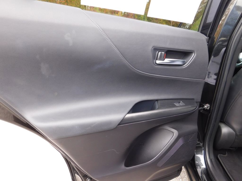 Used 2021 Toyota Venza XLE w/ Softex Package image 11