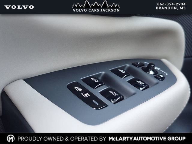 New 2026 Volvo XC90 B6 Plus w/ Protection Package Premier image 16