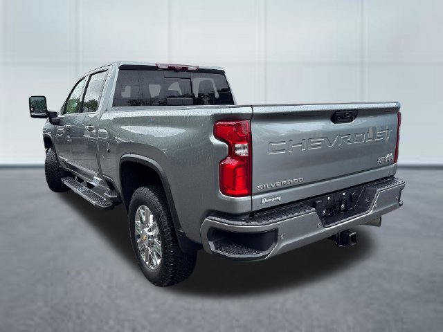 Used 2024 Chevrolet Silverado 2500 High Country w/ Technology Package AWD/4WD image 2