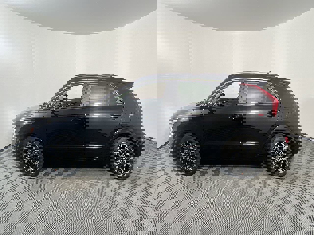 Certified 2025 Kia Niro EX Touring image 8