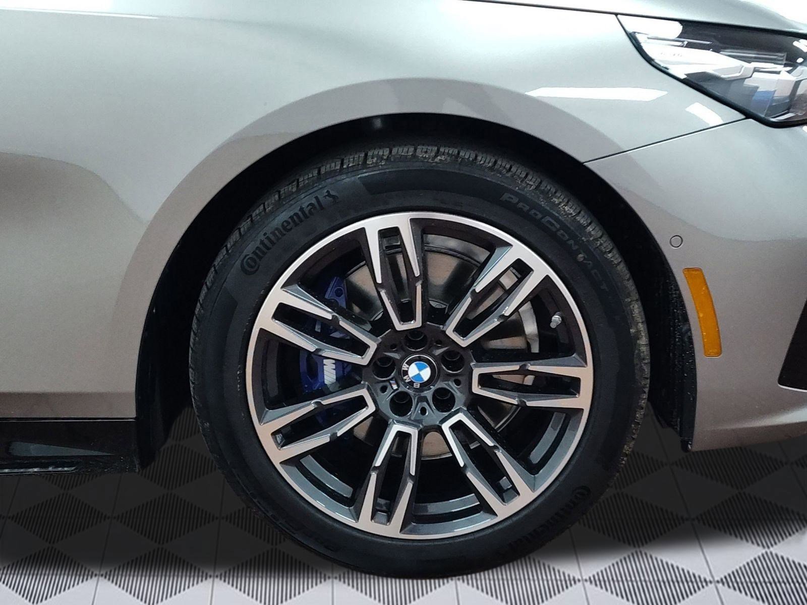 New 2026 BMW 530i xDrive w/ M Sport Package AWD/4WD image 11