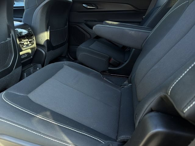 Used 2025 Jeep Grand Cherokee L Laredo RWD image 18