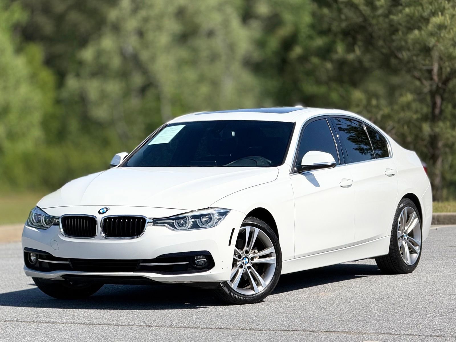 Used 2018 BMW 330i xDrive Sedan w/ Convenience Package AWD/4WD image 8