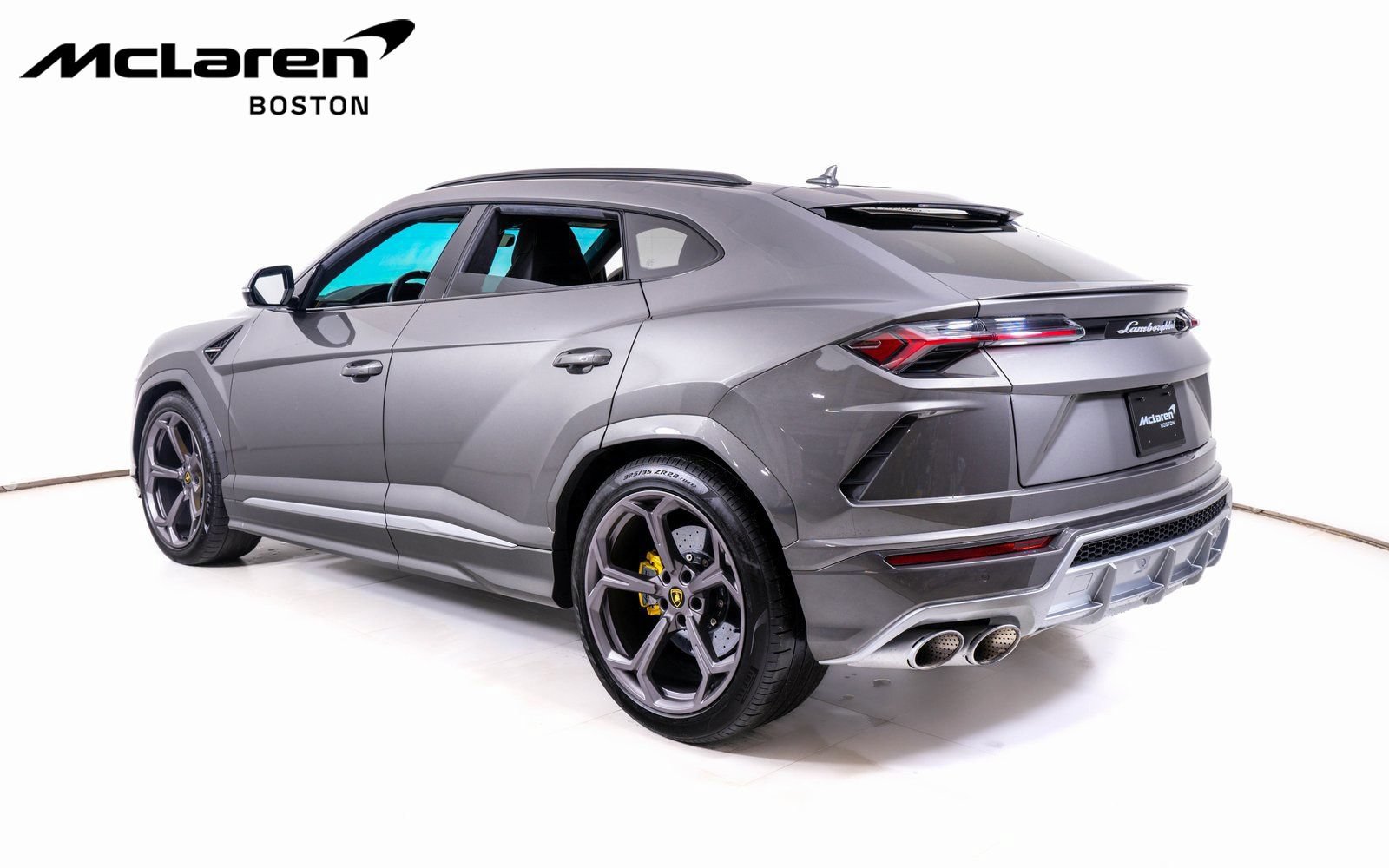 Used 2021 Lamborghini Urus AWD/4WD image 3