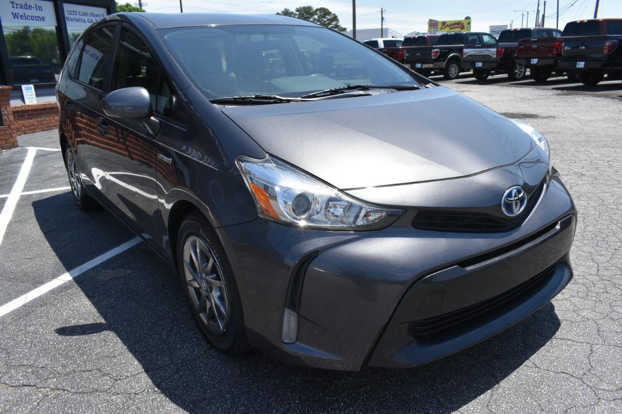 Used 2017 Toyota Prius V Three FWD image 4