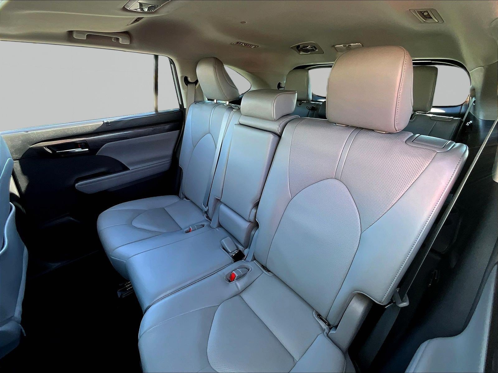 Used 2022 Toyota Highlander Limited AWD/4WD image 22