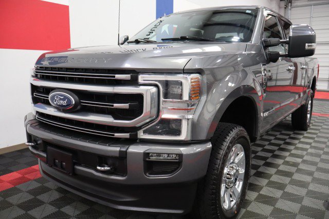Used 2022 Ford F250 Platinum w/ FX4 Off-Road Package AWD/4WD image 3