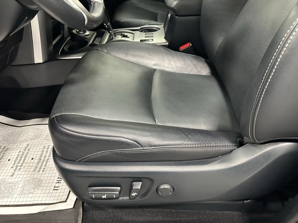 Used 2022 Toyota 4Runner Limited AWD/4WD image 13