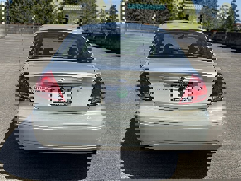 Used 2007 Ford Taurus SEL image 4