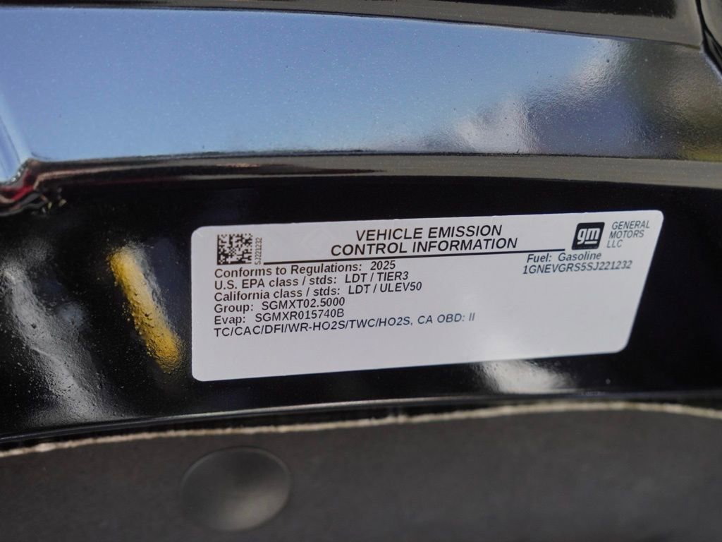 Used 2025 Chevrolet Traverse LT w/ Driver Confidence Package image 30