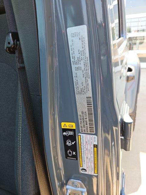 Used 2025 Jeep Gladiator Sport image 21