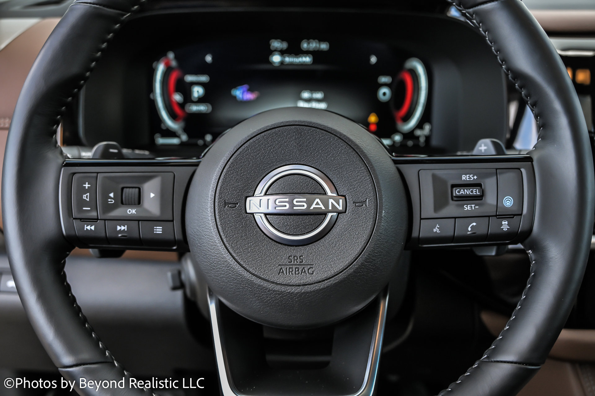 Used 2025 Nissan Pathfinder Platinum image 37
