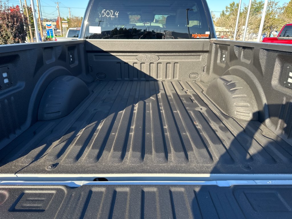 New 2026 Ford F250 XLT w/ XLT Premium Package AWD/4WD image 6