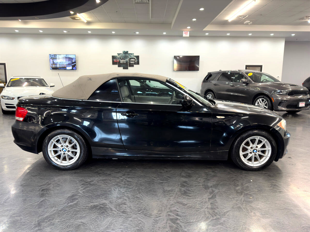 Used 2011 BMW 128i Convertible image 11