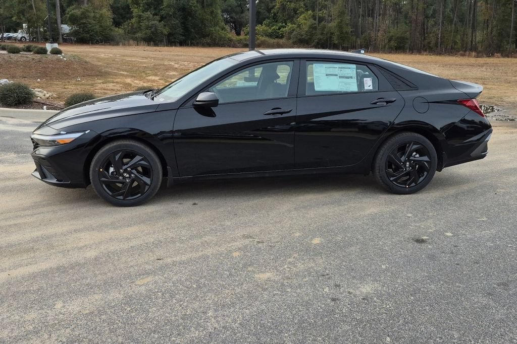 New 2026 Hyundai Elantra SEL Sport FWD image 9
