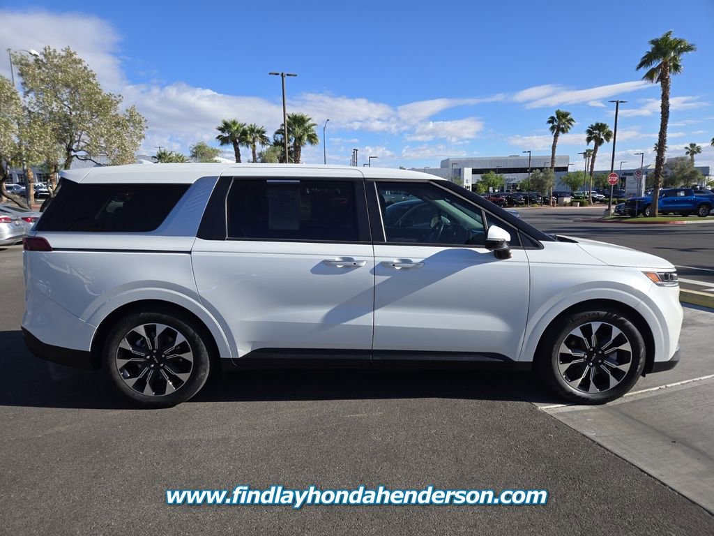 Used 2024 Kia Carnival EX FWD image 7