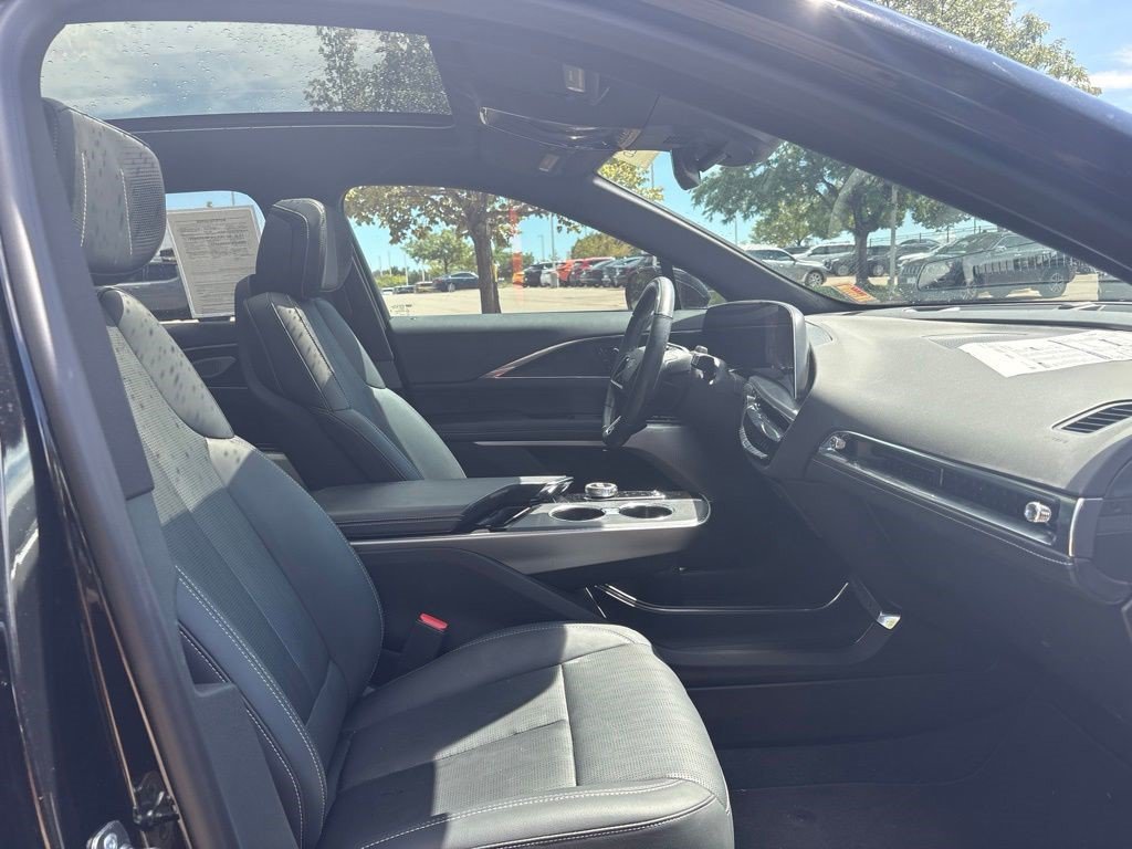 Certified 2024 Cadillac Lyriq Luxury AWD/4WD image 26