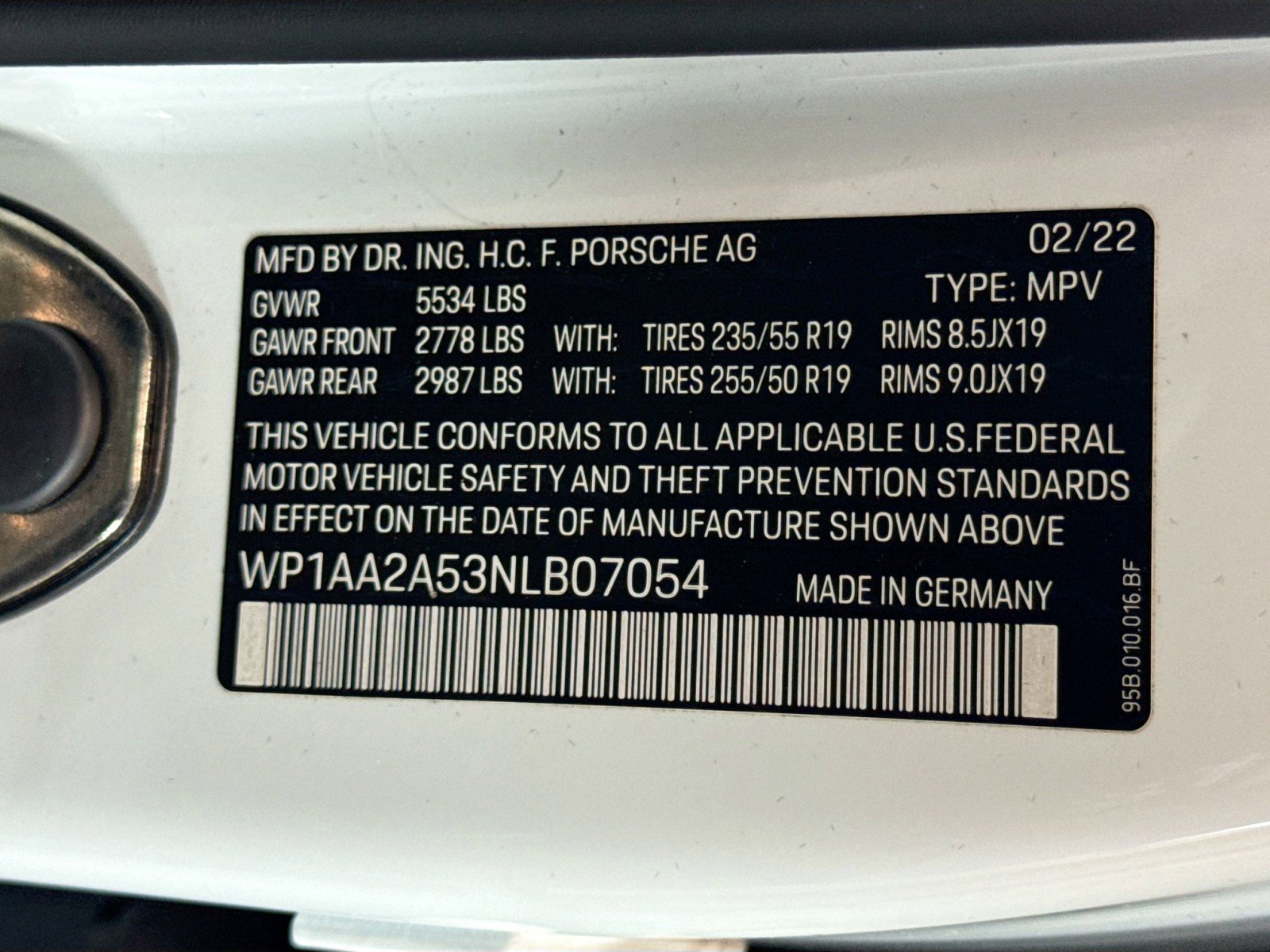 Certified 2022 Porsche Macan image 27