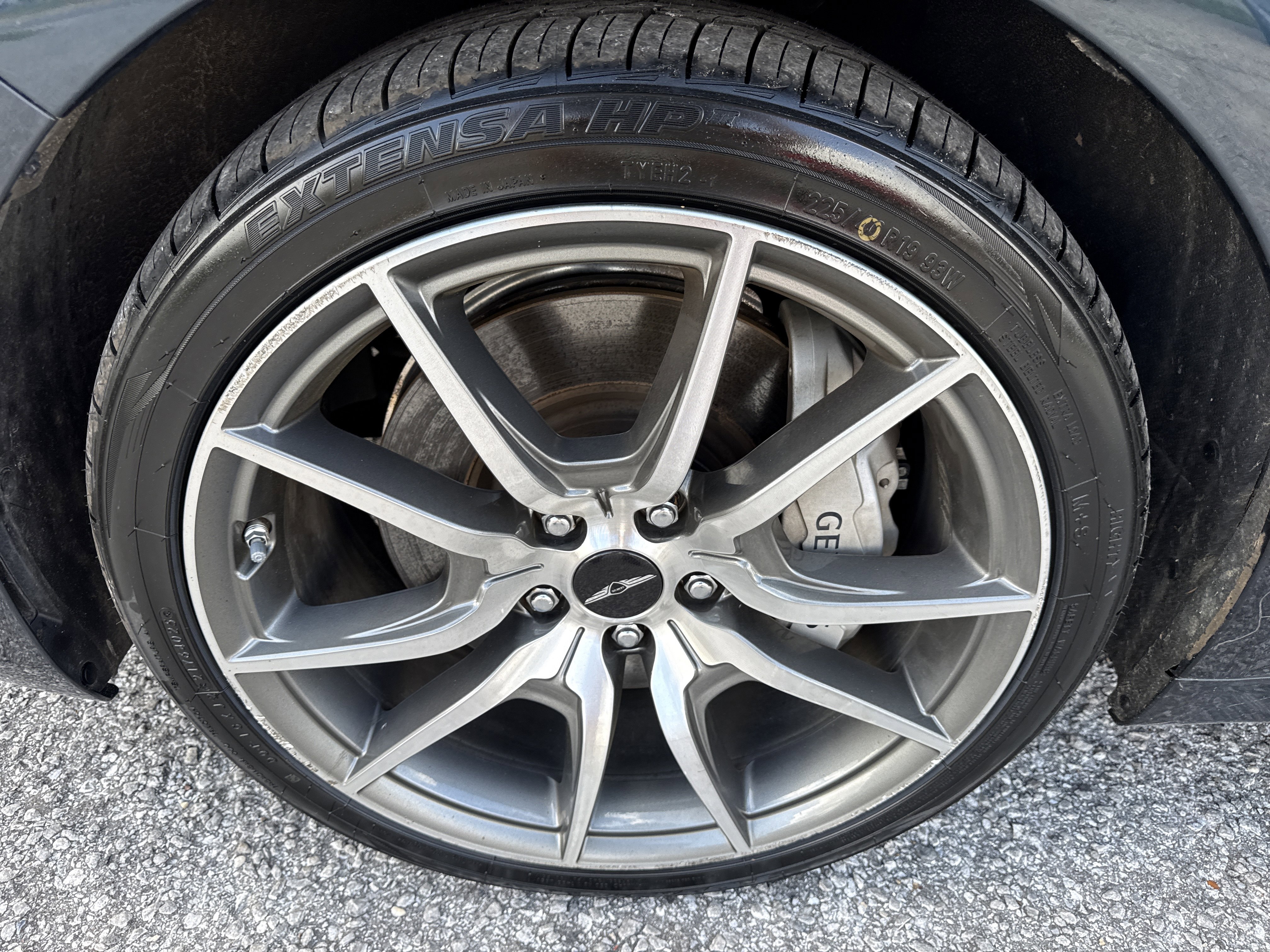 Used 2024 Genesis G70 2.5T image 39