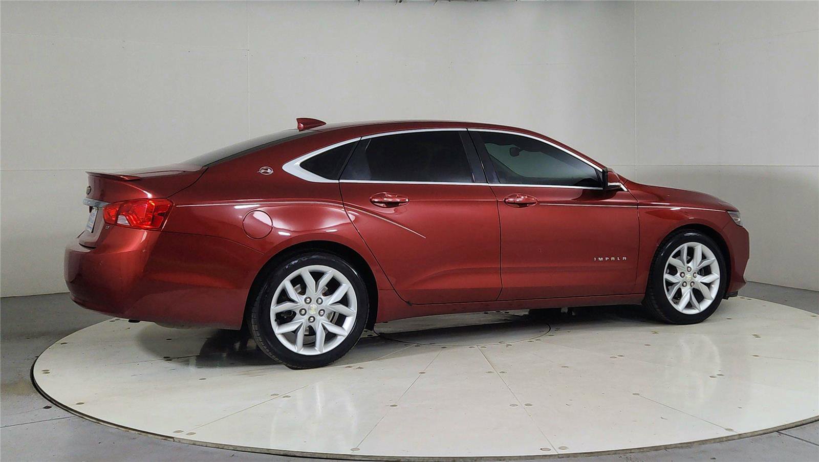 Used 2015 Chevrolet Impala LT image 8