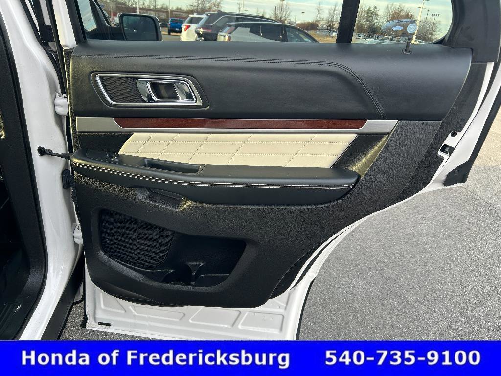 Used 2017 Ford Explorer Platinum image 13