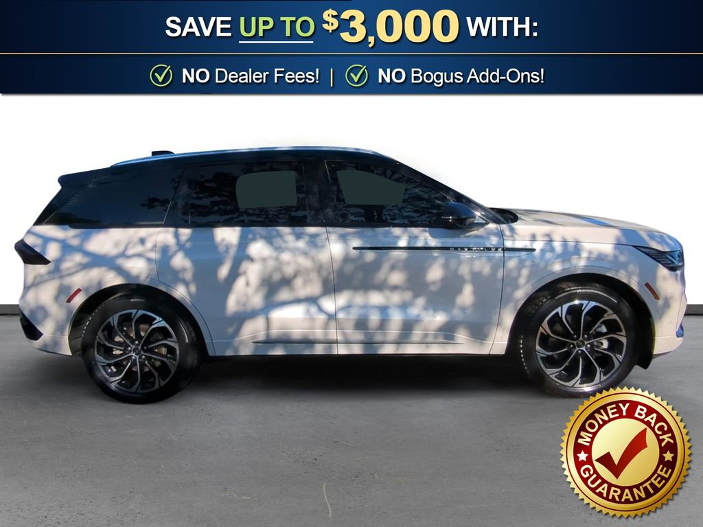 Certified 2024 Lincoln Nautilus Reserve image 8