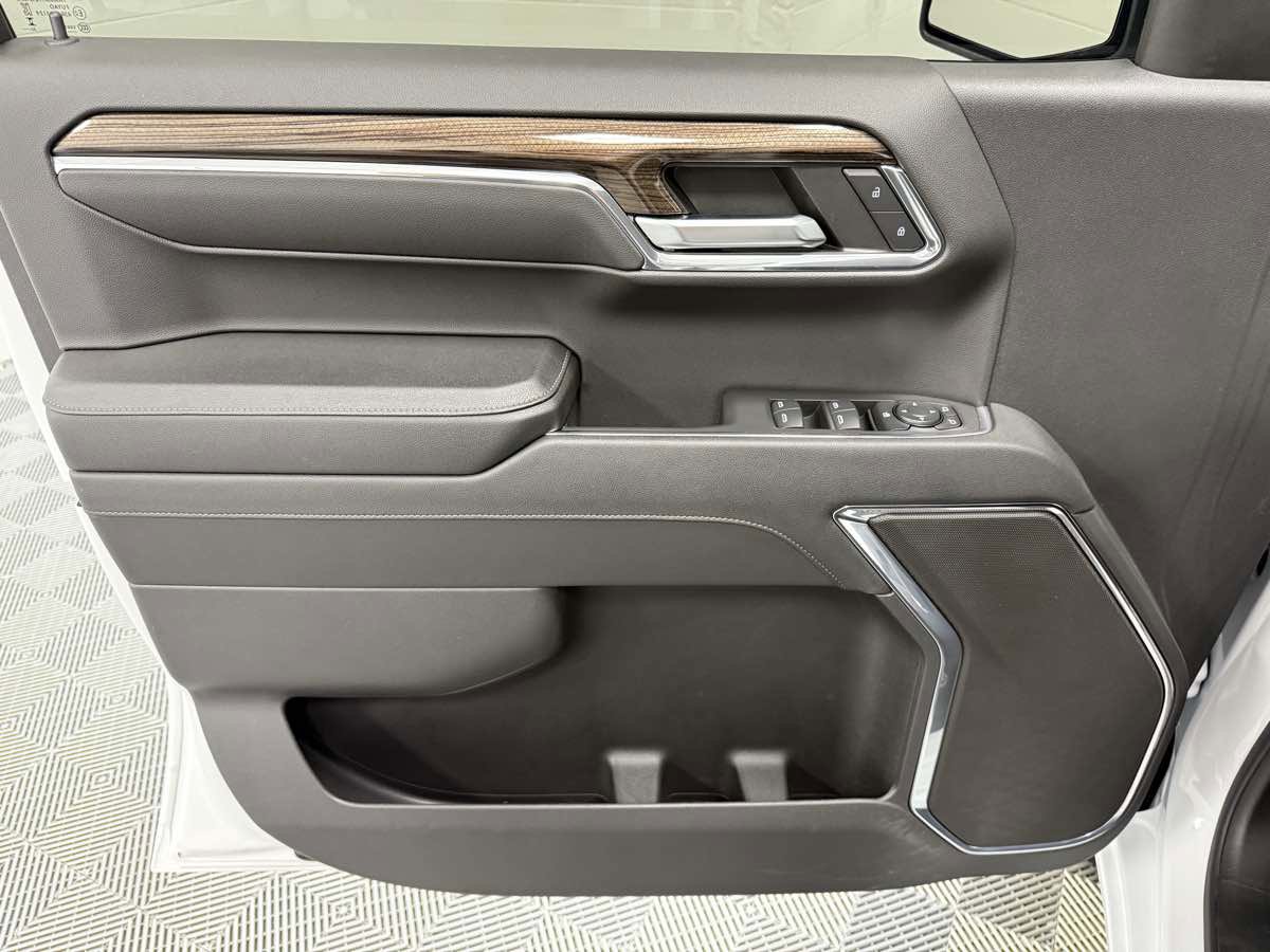 Used 2024 Chevrolet Silverado 1500 RST w/ Z71 Off-Road Package image 11