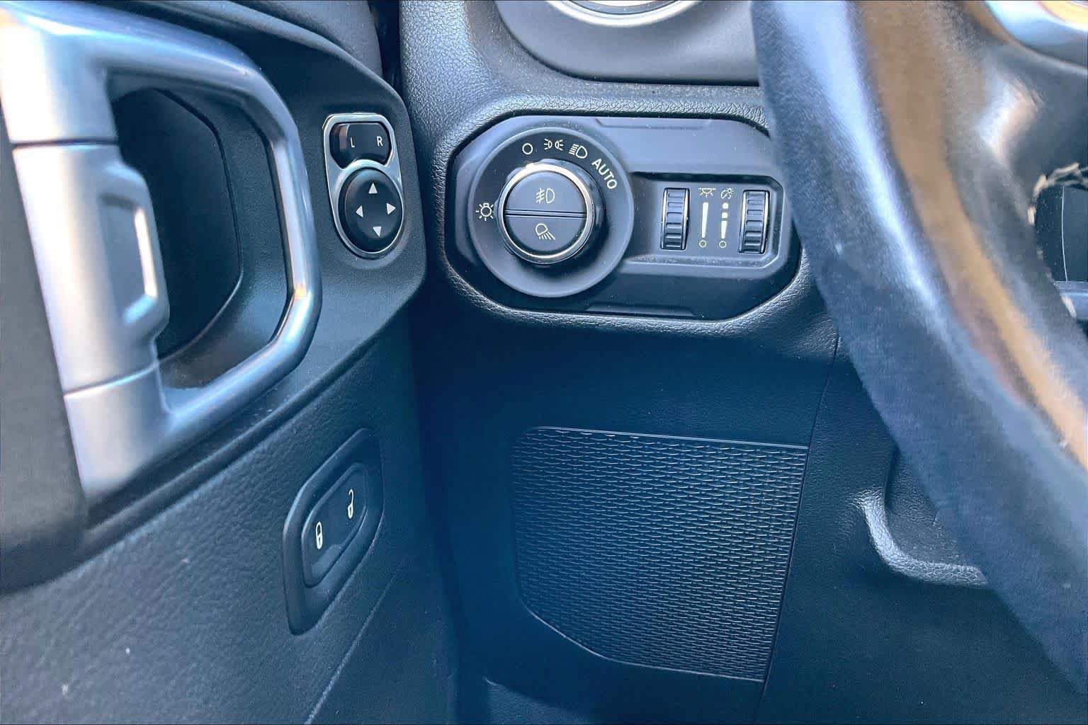 Used 2021 Jeep Gladiator Rubicon AWD/4WD image 29