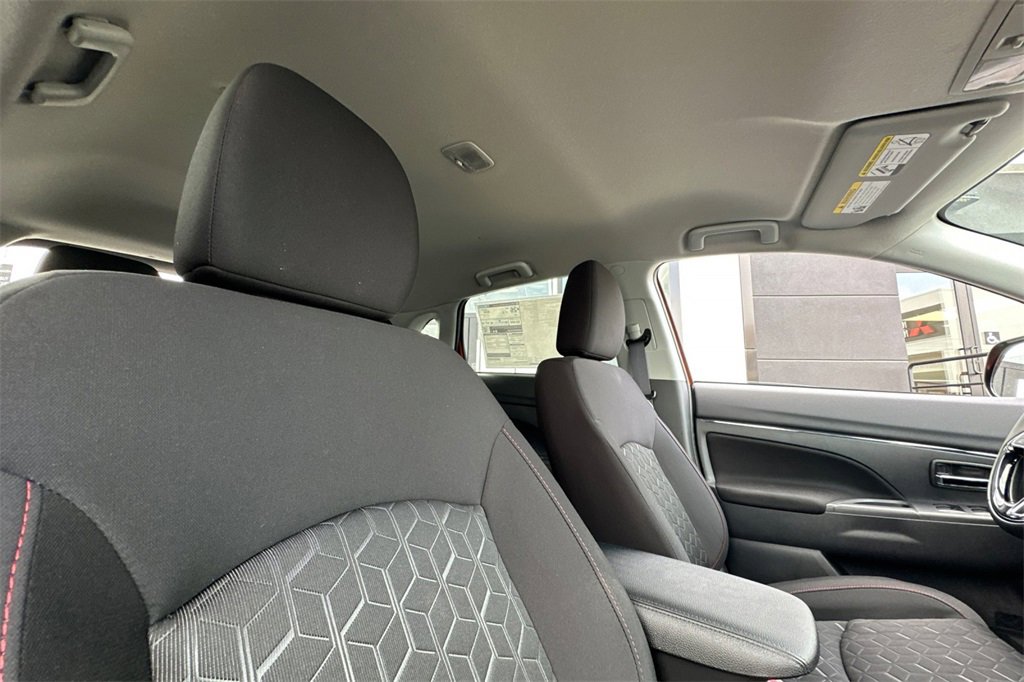 New 2025 Mitsubishi Outlander Sport LE image 17