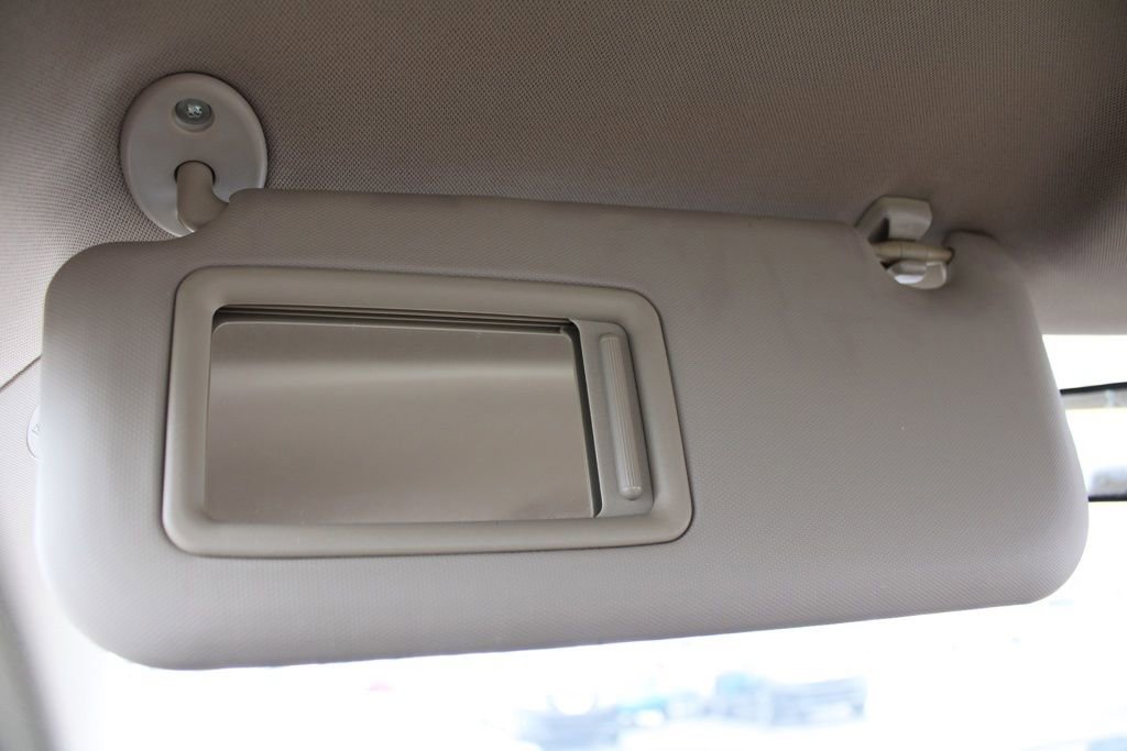 Used 2014 Toyota Corolla LE image 39