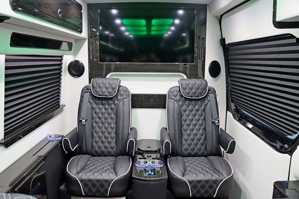 Used 2024 Mercedes-Benz Sprinter 3500 image 37