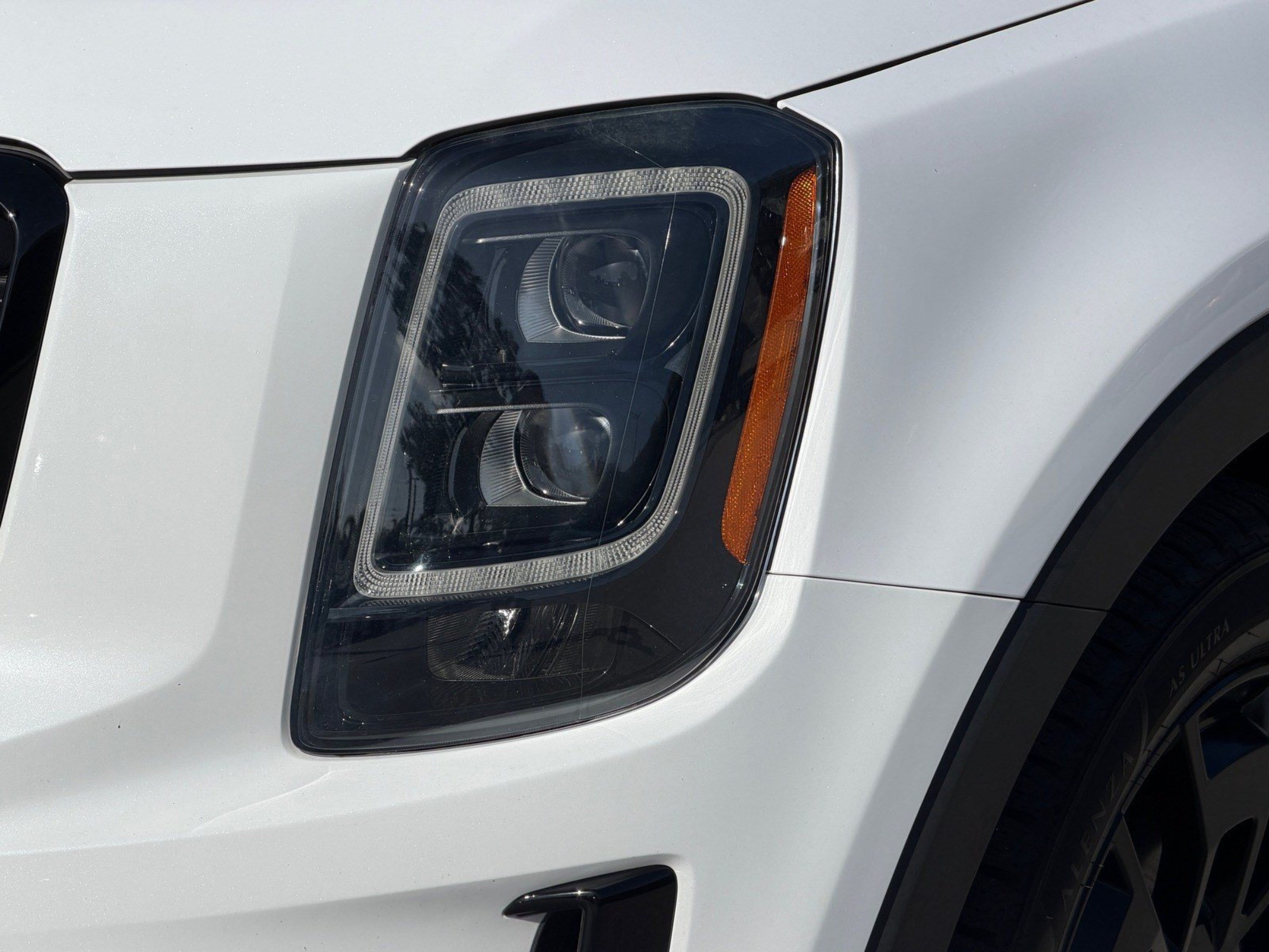 Used 2022 Kia Telluride SX w/ SX Prestige Package AWD/4WD image 13