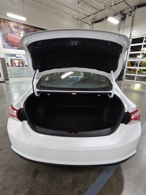 Used 2021 Chevrolet Malibu LT image 32