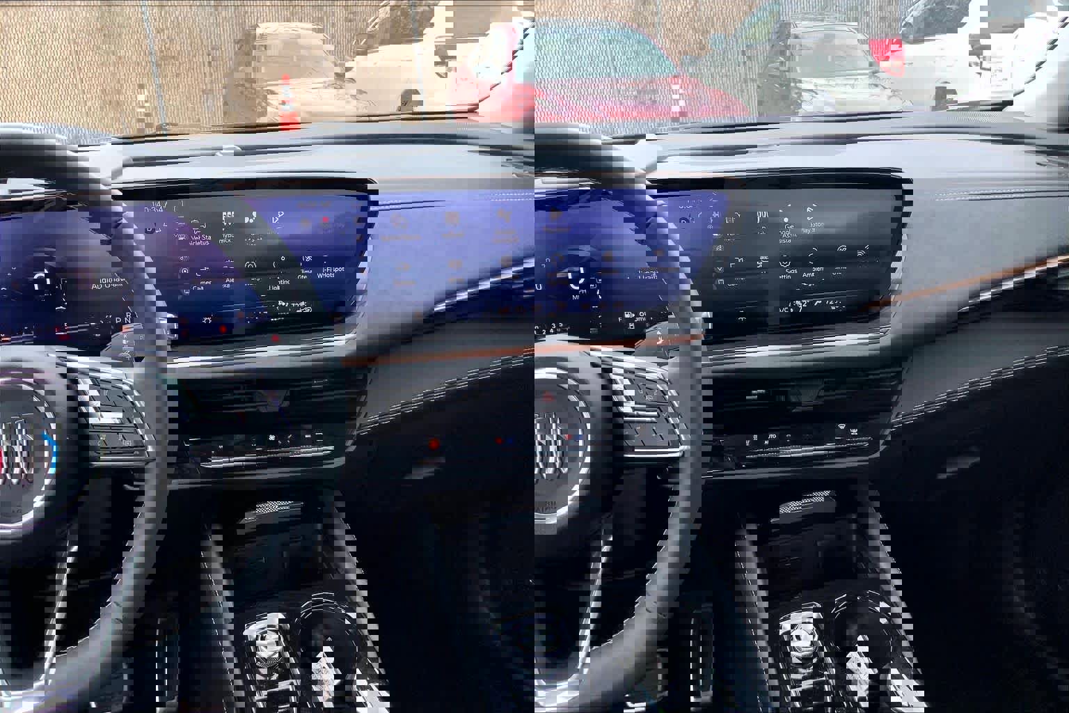 Used 2025 Buick Envision Sport Touring image 7