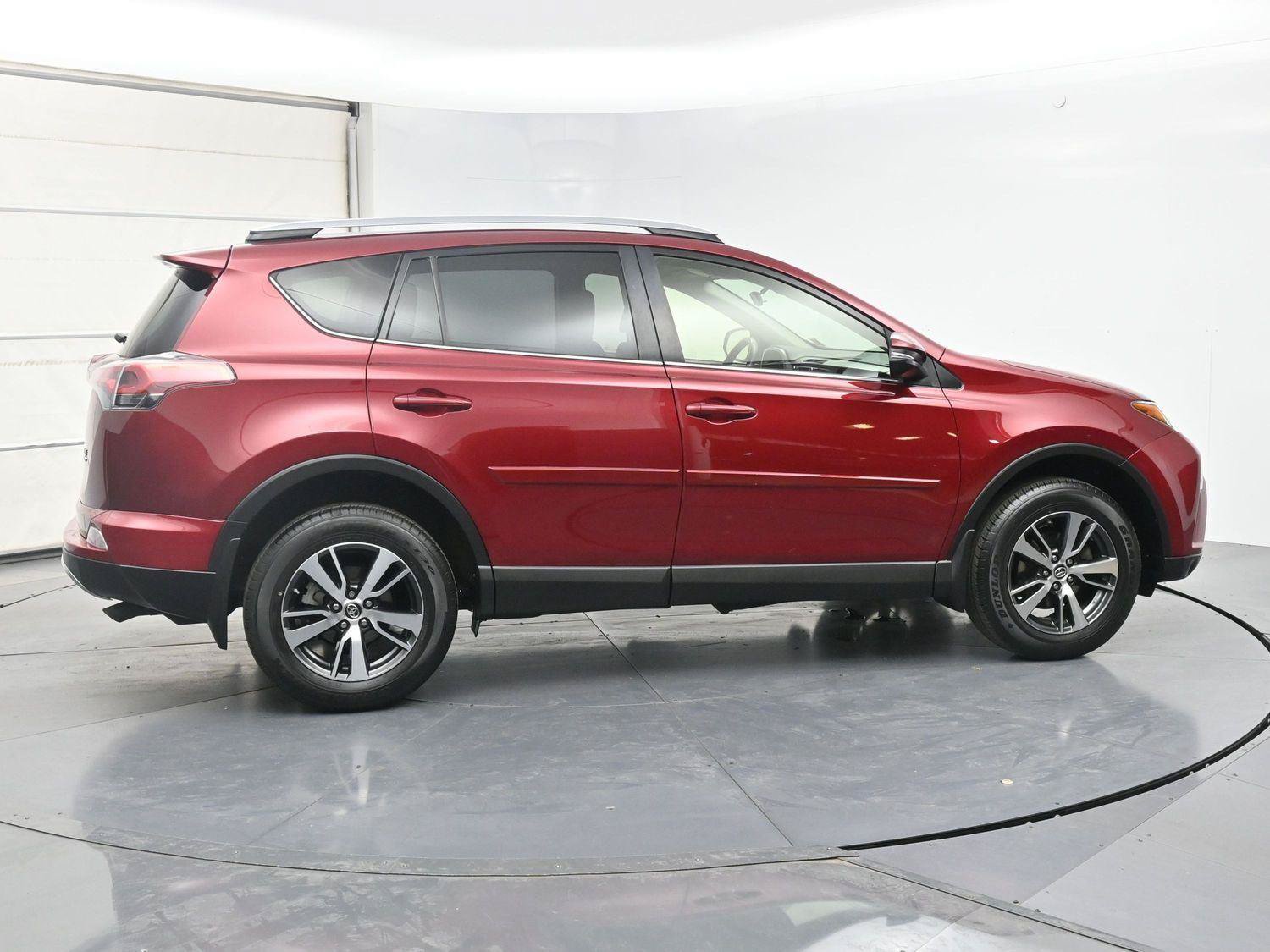 Used 2018 Toyota RAV4 XLE w/ Plus Extra Value Package AWD/4WD image 26
