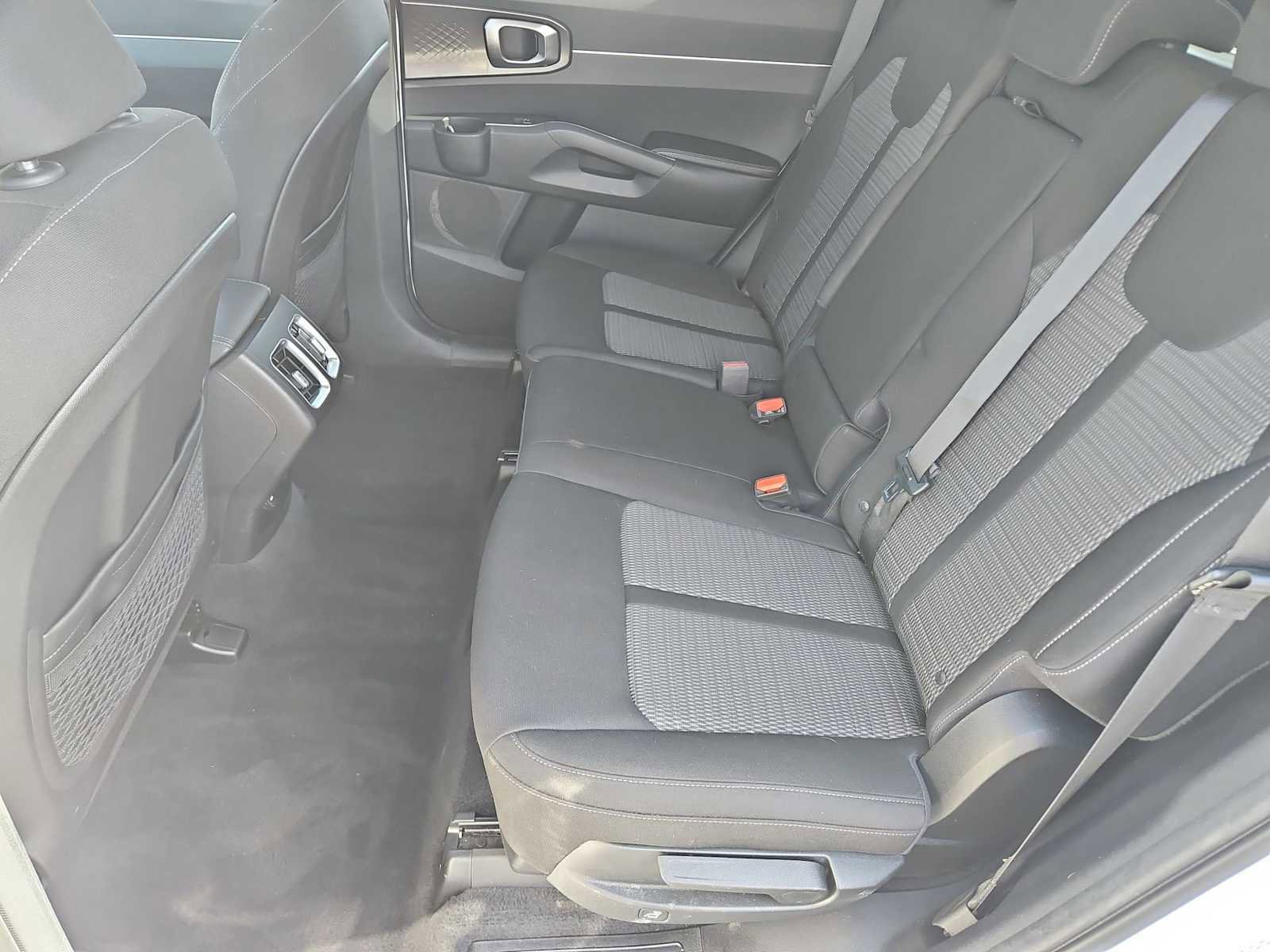 Used 2023 Kia Sorento LX image 18