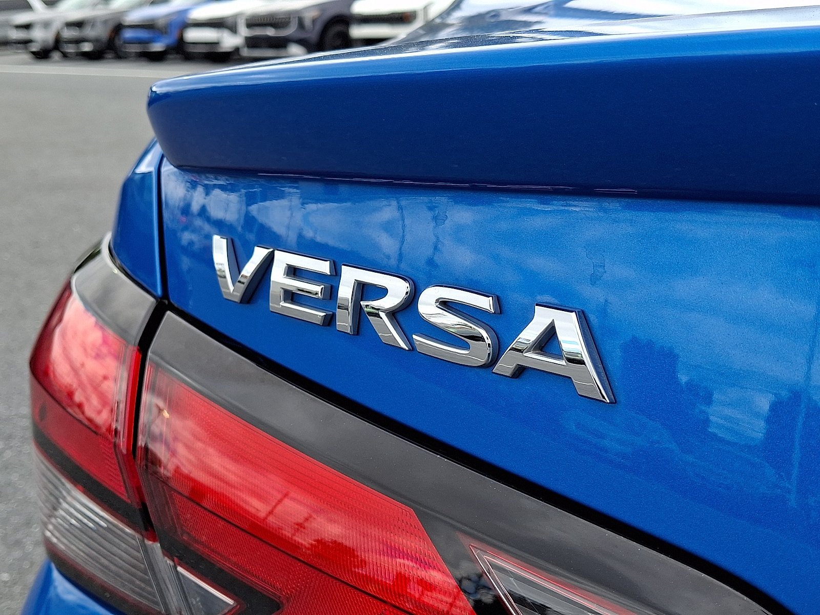 Used 2020 Nissan Versa SR w/ Convenience Package FWD image 29