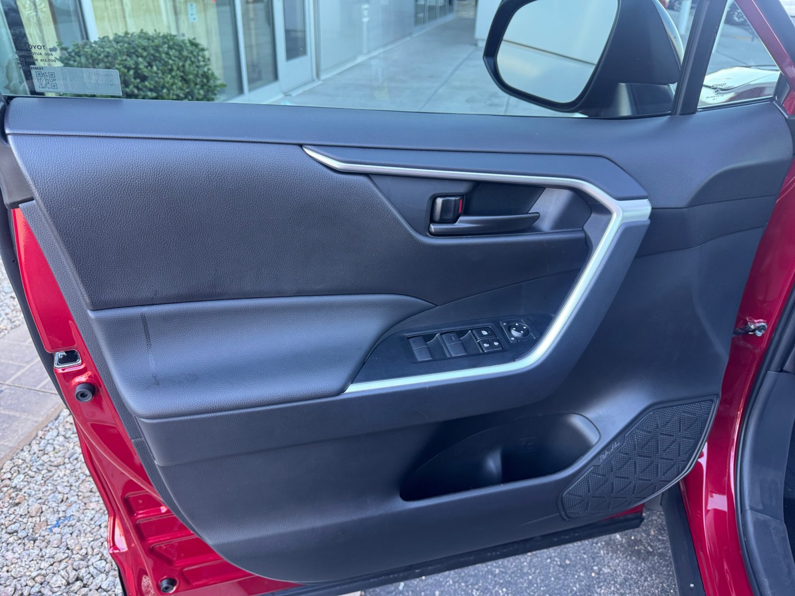 Certified 2025 Toyota RAV4 LE image 13